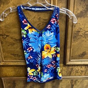 VENUS Blue Floral V-Neck Crop Top